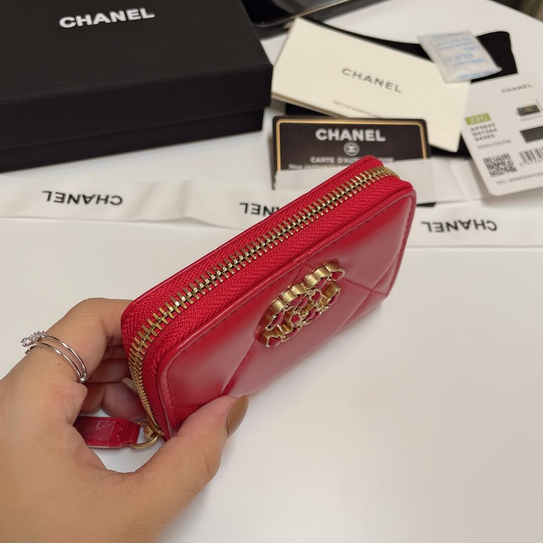 Ch**el zipper wallet