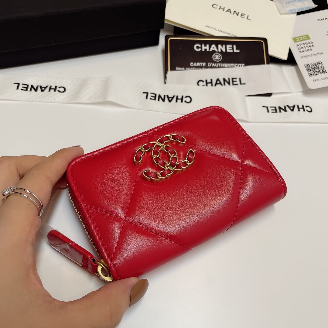 Ch**el zipper wallet