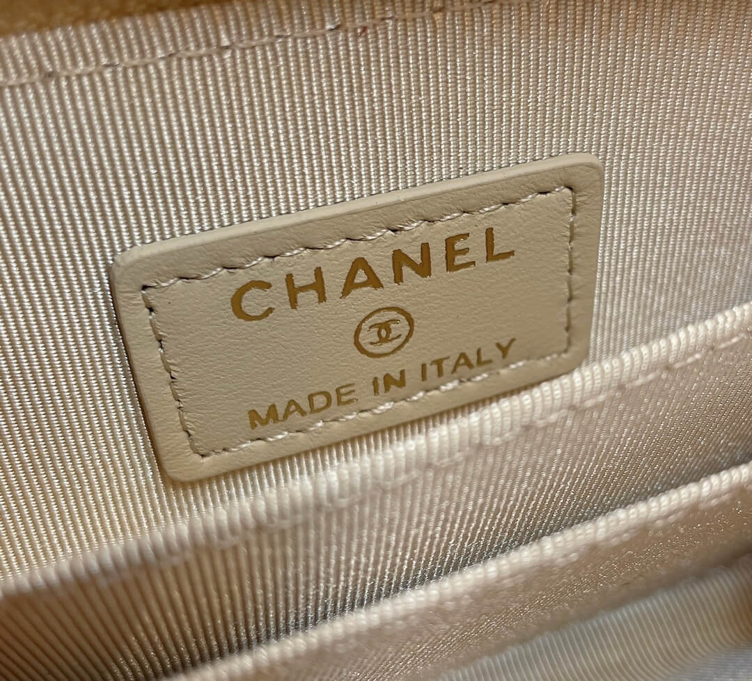 Ch**el zipper wallet