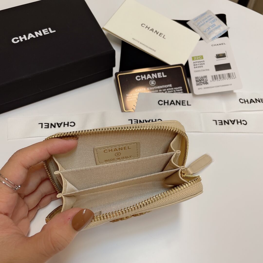 Ch**el zipper wallet