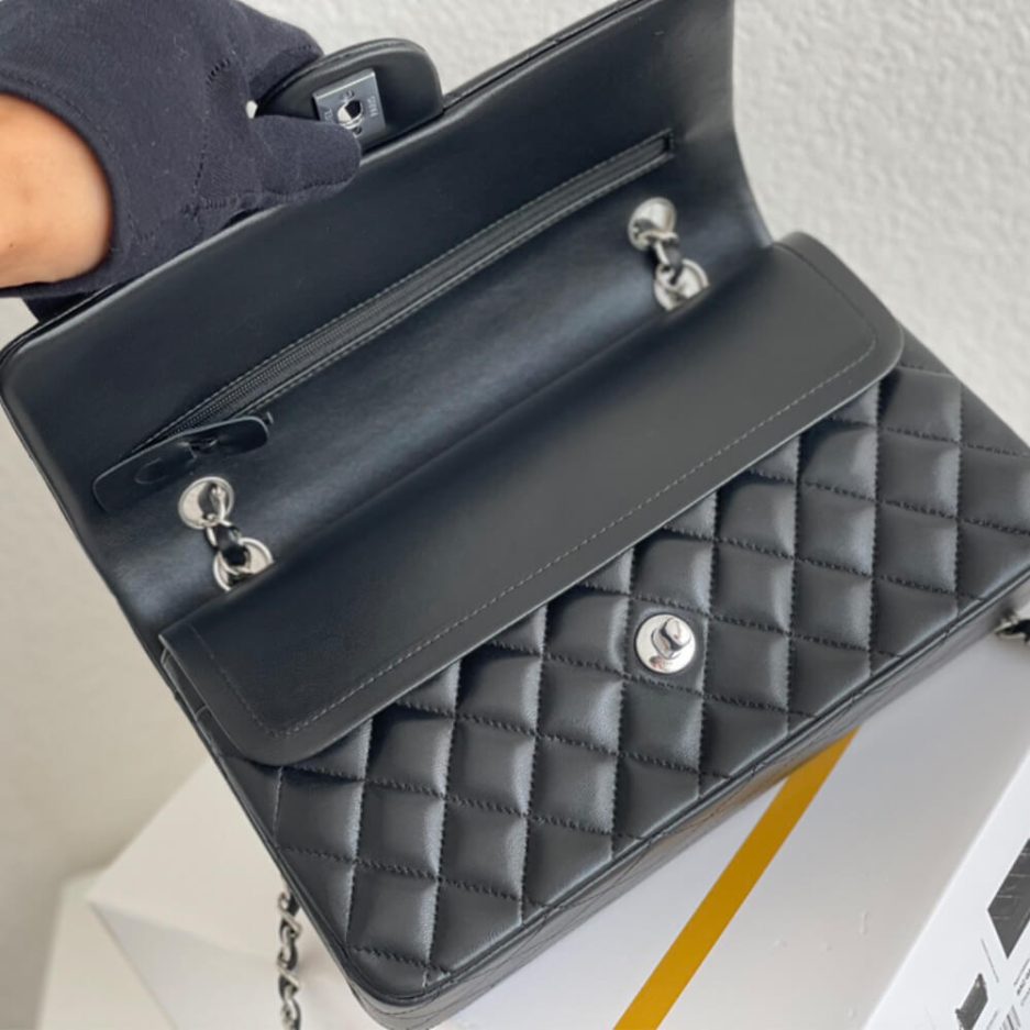 Ch**el medium classic flap handbag