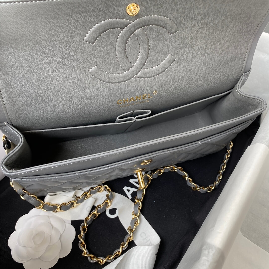 Ch**el medium classic flap handbag